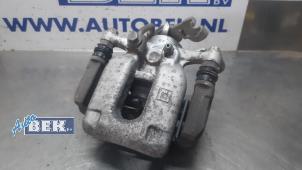 Używane Zacisk hamulcowy lewy tyl Opel Astra K Sports Tourer 1.6 CDTI 110 16V Cena € 45,00 Procedura marży oferowane przez Auto Bek