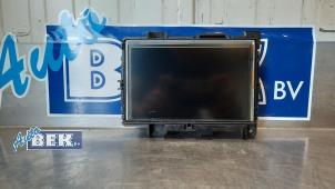 Gebruikte Navigatie Display Renault Captur (2R) 1.5 Energy dCi 110 FAP Prijs € 95,00 Margeregeling aangeboden door Auto Bek