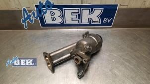 Gebruikte Oliefilterhuis Audi Q7 (4LB) 4.2 FSI V8 32V Prijs € 45,00 Margeregeling aangeboden door Auto Bek