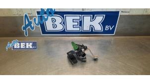 Używane Regulator wysokosci ksenonowy Audi A3 (8V1/8VK) 2.0 TDI 16V Cena € 17,49 Procedura marży oferowane przez Auto Bek