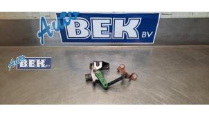 Używane Regulator wysokosci ksenonowy Seat Leon SC (5FC) 2.0 TSI Cupra 280 16V Cena € 24,00 Procedura marży oferowane przez Auto Bek