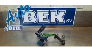 Używane Regulator wysokosci ksenonowy Volkswagen Golf VII (AUA) 1.4 TSI 16V Cena € 34,99 Procedura marży oferowane przez Auto Bek