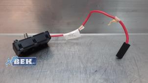 Gebruikte Antenne Tesla Model 3 Long Range AWD 75 kWh Prijs € 45,00 Margeregeling aangeboden door Auto Bek