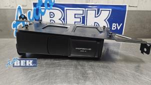 Gebruikte CD Wisselaar Porsche Cayenne (9PA) 4.5 V8 32V Turbo Prijs € 124,99 Margeregeling aangeboden door Auto Bek