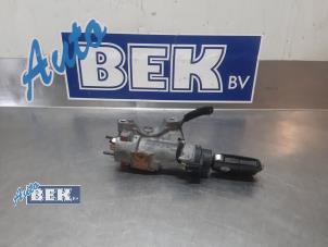 Gebruikte Kontaktslot + Sleutel Volkswagen Multivan T5 (7E/7HC/7HF/7HM) 2.5 TDi Prijs € 50,00 Margeregeling aangeboden door Auto Bek