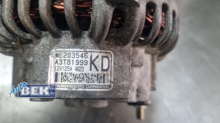 Dynamo från en Mitsubishi Pajero Hardtop (V8/9) 3.2 DI-D 16V 2006