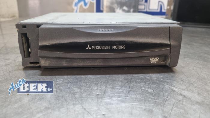 Innerdisplay från en Mitsubishi Pajero Hardtop (V8/9) 3.2 DI-D 16V 2006