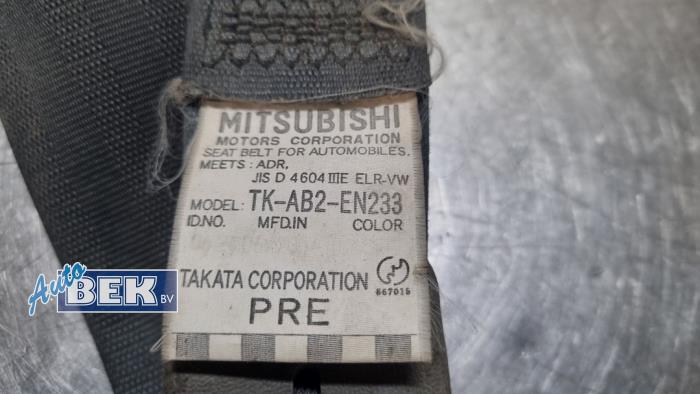 Främre säkerhetsbälte, vänster från en Mitsubishi Pajero Hardtop (V8/9) 3.2 DI-D 16V 2006