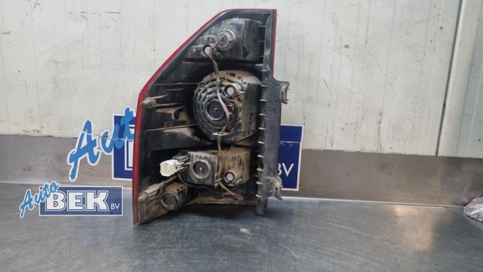Baklykta, höger från en Mitsubishi Pajero Hardtop (V8/9) 3.2 DI-D 16V 2006