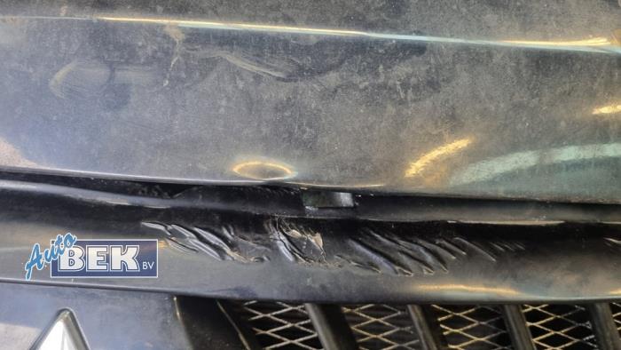 Motorhuv från en Mitsubishi Pajero Hardtop (V8/9) 3.2 DI-D 16V 2006