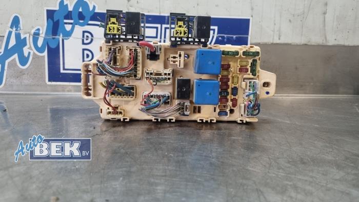 Säkringsbox från en Mitsubishi Pajero Hardtop (V8/9) 3.2 DI-D 16V 2006