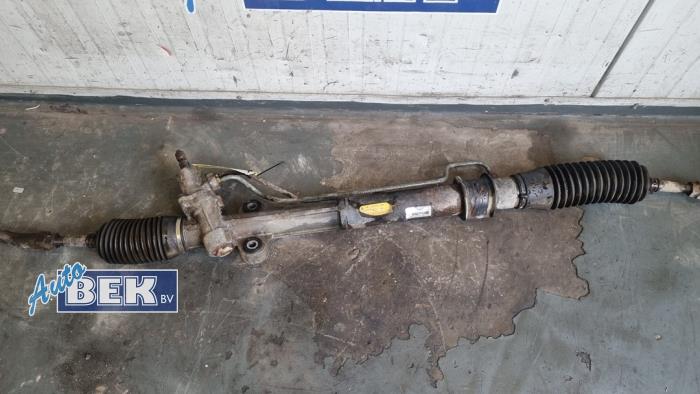 Servostyrningsbox från en Mitsubishi Pajero Hardtop (V8/9) 3.2 DI-D 16V 2006