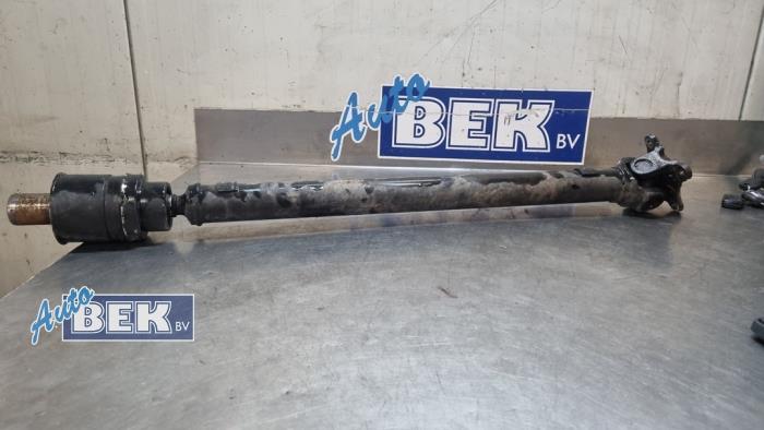 4x4 främre mellandrivaxel från en Mitsubishi Pajero Hardtop (V8/9) 3.2 DI-D 16V 2006