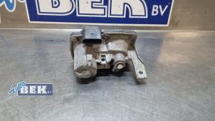 Gebruikte Uitlaatgas smoorklep Skoda Superb Combi (3V5) 2.0 TDI Prijs € 35,00 Margeregeling aangeboden door Auto Bek