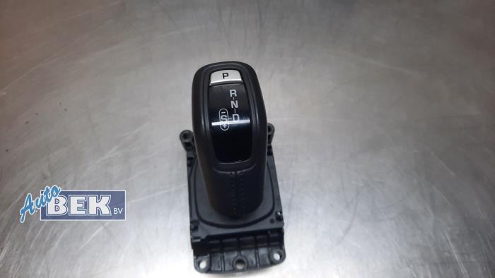 Automatisk växelväljare från en Land Rover Defender II 2.0 16V P400e 2021