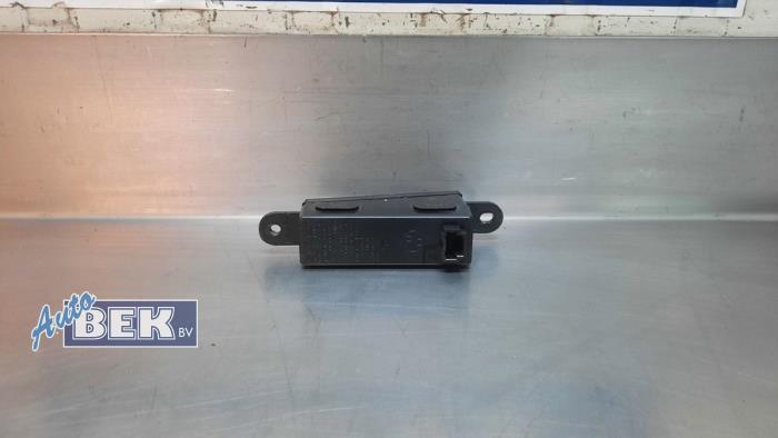 Head-up-display (HUD) från en Opel Astra K 1.4 Turbo 16V 2015