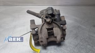 Gebruikte Remklauw (Tang) links-achter Audi Q2 (GAB/GAG) 2.0 30 TDI 16V Prijs € 95,00 Margeregeling aangeboden door Auto Bek