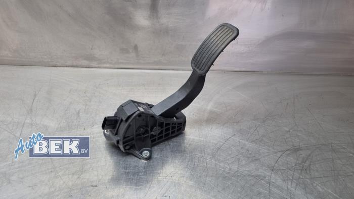 Gaspedal från en Toyota Corolla (E21/EA1/EH1) 1.8 16V Hybrid 2022