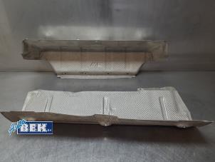 Gebruikte Hitteschild uitlaat BMW M2 (F87) 3.0 24V Competition Prijs op aanvraag aangeboden door Auto Bek