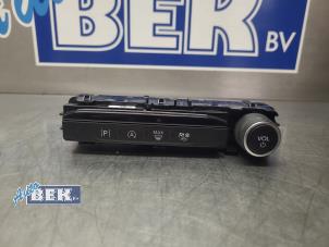 Begagnade Brytare Ford Focus 4 1.0 EcoBoost 12V Hybrid 155 Pris € 40,00 Marginaltabell erbjuds av Auto Bek