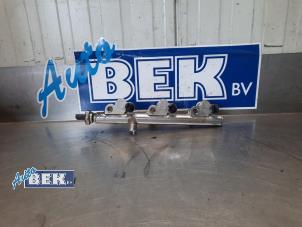 Begagnade Bränsleinsprutningsmunstycke Peugeot 2008 (UD/UK/UR/US/UX) 1.2 VTi 12V PureTech 130 Pris € 69,95 Marginaltabell erbjuds av Auto Bek