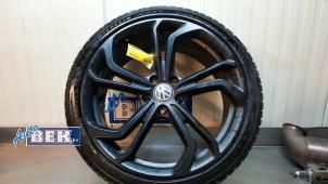 Begagnade Hjul + däck Volkswagen Golf VII (AUA) 2.0 GTI TCR 16V Pris € 449,95 Marginaltabell erbjuds av Auto Bek