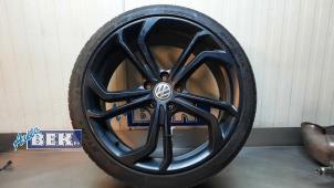 Begagnade Hjul + däck Volkswagen Golf VII (AUA) 2.0 GTI TCR 16V Pris € 449,95 Marginaltabell erbjuds av Auto Bek