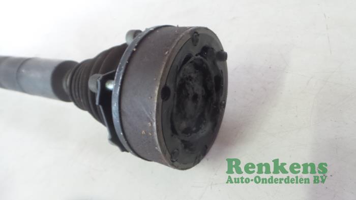 Drivaxel, höger fram från en Volkswagen Touran (1T1/T2) 1.9 TDI 100 2004