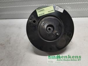 Begagnade Bromsservo Volkswagen Caddy Combi III (2KB,2KJ) 1.6 Pris € 50,00 Marginaltabell erbjuds av Renkens Auto-Onderdelen B.V.