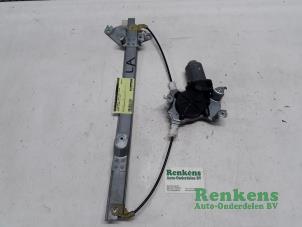 Gebruikte Raammechaniek 4Deurs links-achter Nissan Primera (P12) 1.8 16V Prijs € 50,00 Margeregeling aangeboden door Renkens Auto-Onderdelen B.V.