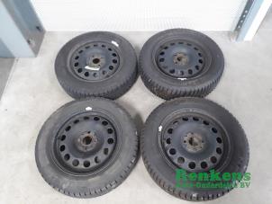 Gebruikte Velgen set + winterbanden Mini Mini (R56) 1.6 One D 16V Prijs op aanvraag aangeboden door Renkens Auto-Onderdelen B.V.