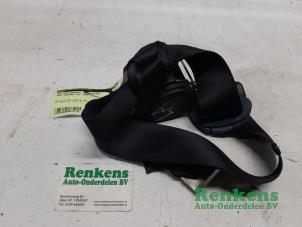 Begagnade Bakre säkerhetsbälte, vänster Opel Calibra 2.0i Pris € 25,00 Marginaltabell erbjuds av Renkens Auto-Onderdelen B.V.