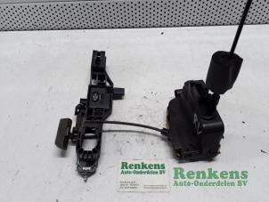 Gebruikte Deurslot Mechaniek 4Deurs rechts-voor Renault Vel Satis (BJ) 2.0 16V Turbo Prijs € 35,00 Margeregeling aangeboden door Renkens Auto-Onderdelen B.V.