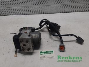 Gebruikte ABS Pomp Mazda MX-5 (NB18/35/8C) 1.6i 16V Prijs € 75,00 Margeregeling aangeboden door Renkens Auto-Onderdelen B.V.