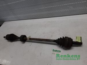 Gebruikte Aandrijfas links-voor Honda CRX (EG/EH) 1.6 ESi 16V Prijs € 35,00 Margeregeling aangeboden door Renkens Auto-Onderdelen B.V.