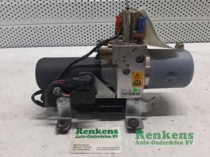 Gebruikte Cabriodak Motor Renault Megane II CC (EM) 1.9 dCi 115 Prijs € 150,00 Margeregeling aangeboden door Renkens Auto-Onderdelen B.V.