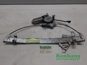 Gebruikte Raammechaniek 4Deurs links-voor Nissan Maxima QX (A32) 3.0 V6 24V Prijs € 35,00 Margeregeling aangeboden door Renkens Auto-Onderdelen B.V.