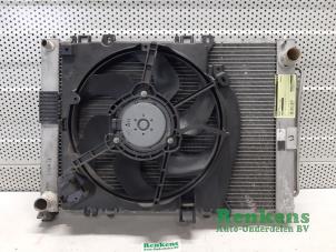 Begagnade Kylare Renault Modus/Grand Modus (JP) 1.2 16V Pris € 75,00 Marginaltabell erbjuds av Renkens Auto-Onderdelen B.V.