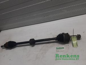 Begagnade Drivaxel, höger fram Nissan Almera Tino (V10M) 1.8 16V Pris € 50,00 Marginaltabell erbjuds av Renkens Auto-Onderdelen B.V.