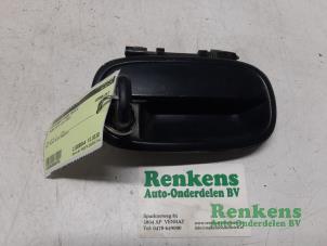 Gebruikte Portiergreep 2Deurs rechts Suzuki Alto (SH410) 1.0 16V Prijs € 20,00 Margeregeling aangeboden door Renkens Auto-Onderdelen B.V.