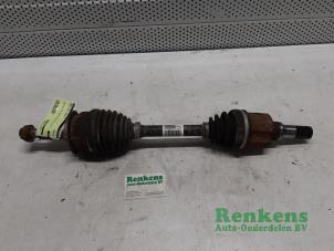 Begagnade Drivaxel, vänster fram Fiat Sedici (189) 1.9 JTD Multijet Emotion Pris € 50,00 Marginaltabell erbjuds av Renkens Auto-Onderdelen B.V.