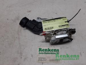 Gebruikte Portierslot Mechaniek 4Deurs links-voor Daihatsu Trevis 1.0 12V DVVT Prijs € 35,00 Margeregeling aangeboden door Renkens Auto-Onderdelen B.V.