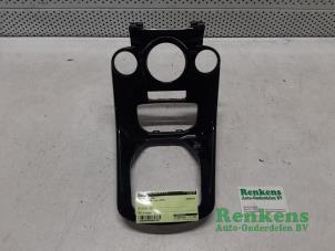 Gebruikte Dashboard deel Ford Fiesta 6 (JA8) 1.0 EcoBoost 12V 125 Prijs € 15,00 Margeregeling aangeboden door Renkens Auto-Onderdelen B.V.