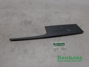 Gebruikte C-stijl afdekkap links Seat Arona (KJX) 1.0 TSI 12V Prijs € 20,00 Margeregeling aangeboden door Renkens Auto-Onderdelen B.V.