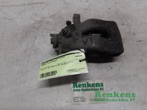 Begagnade Bakre bromsok, vänster Renault Clio III Estate/Grandtour (KR) 1.2 16V TCE 100 Pris € 35,00 Marginaltabell erbjuds av Renkens Auto-Onderdelen B.V.