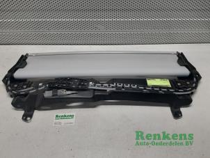 Używane Szyberdach Peugeot 308 (L3/L8/LB/LH/LP) 1.2 12V e-THP PureTech 130 Cena € 175,00 Procedura marży oferowane przez Renkens Auto-Onderdelen B.V.