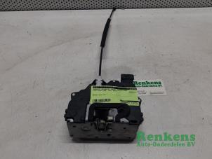 Begagnade Dörrlåsmekanism, 4-dörrars, höger fram Fiat Grande Punto (199) 1.3 JTD Multijet 16V 85 Actual Pris € 40,00 Marginaltabell erbjuds av Renkens Auto-Onderdelen B.V.