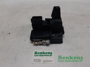 Gebruikte Deurslot Mechaniek 4Deurs links-achter Ford Fusion 1.4 16V Prijs € 35,00 Margeregeling aangeboden door Renkens Auto-Onderdelen B.V.