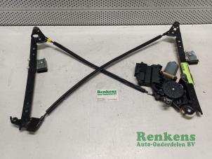 Begagnade Fönstermekanism för bakre dörr, 4-dörrars, höger Volkswagen Sharan (7M8/M9/M6) 2.8 VR6,VR6 Carat Pris € 40,00 Marginaltabell erbjuds av Renkens Auto-Onderdelen B.V.