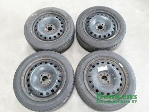 Gebruikte Velgen set + winterbanden Citroen Nemo (AA) 1.3 HDi 75 Prijs op aanvraag aangeboden door Renkens Auto-Onderdelen B.V.